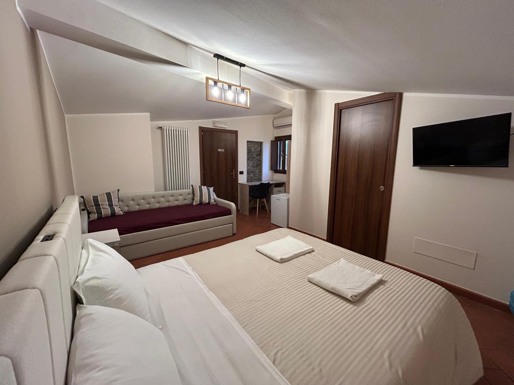 Window To The Tower Bed & Breakfast Pisa Bagian luar foto