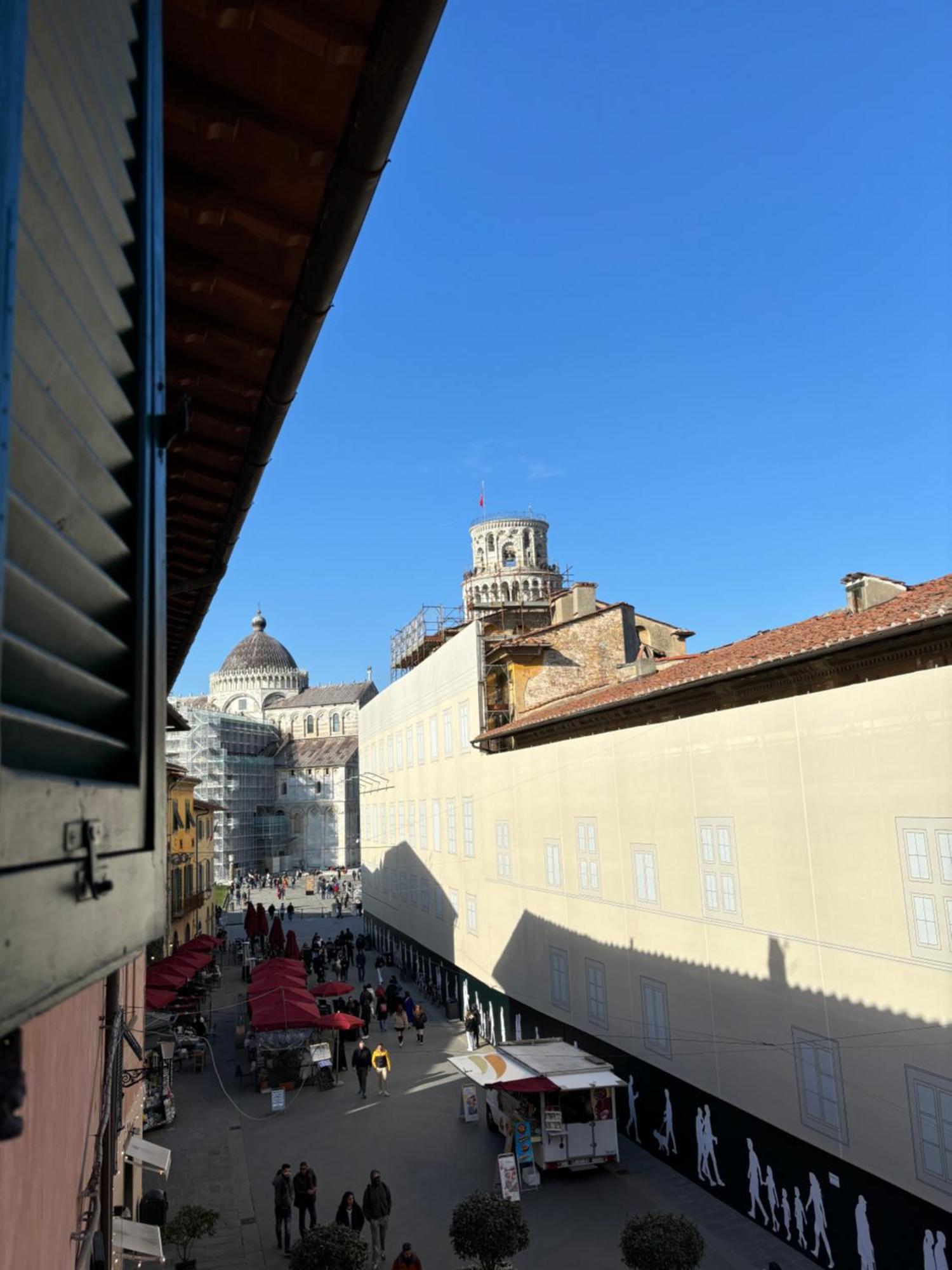 Window To The Tower Bed & Breakfast Pisa Bagian luar foto