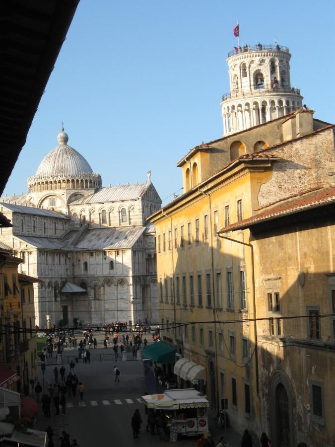Window To The Tower Bed & Breakfast Pisa Bagian luar foto
