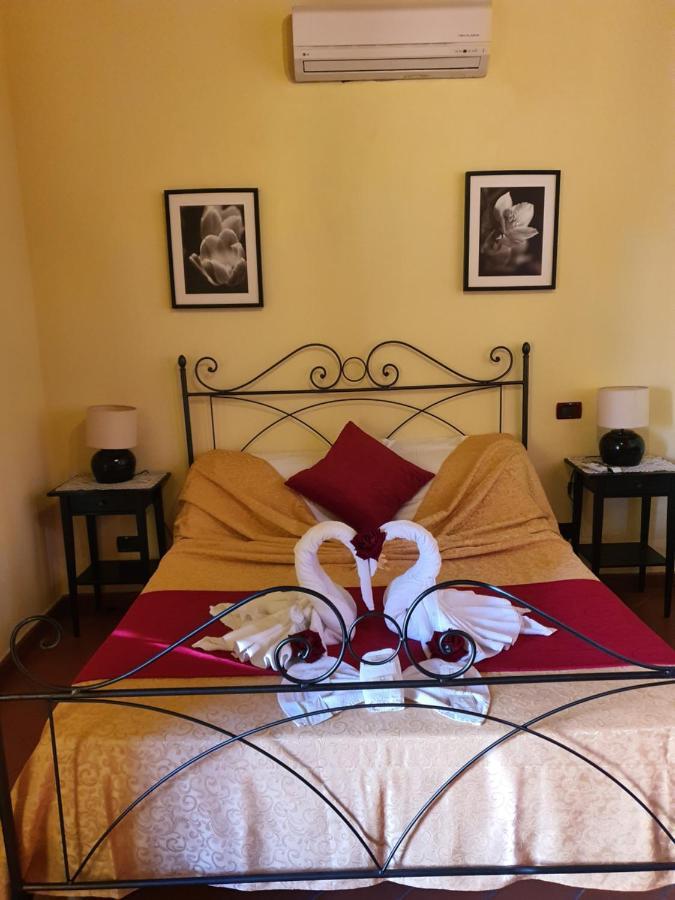 Window To The Tower Bed & Breakfast Pisa Ruang foto